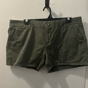 Old Navy Hunter Green Chino Shorts. Size 14, 3 inseam.